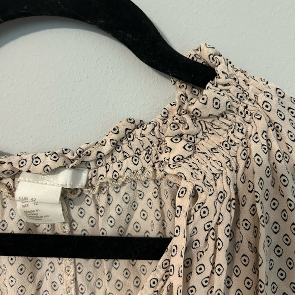 H&M Top - Picture 2 of 3
